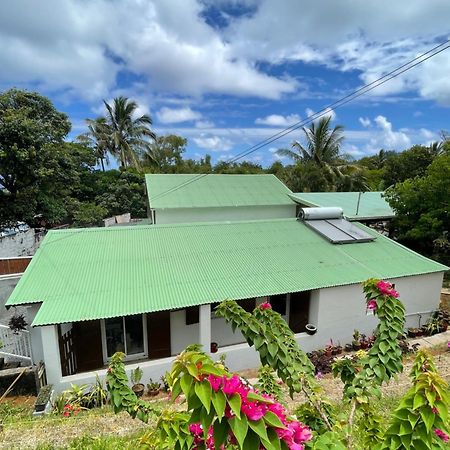 Bed and Breakfast Adenora Saint-Joseph Exterior foto