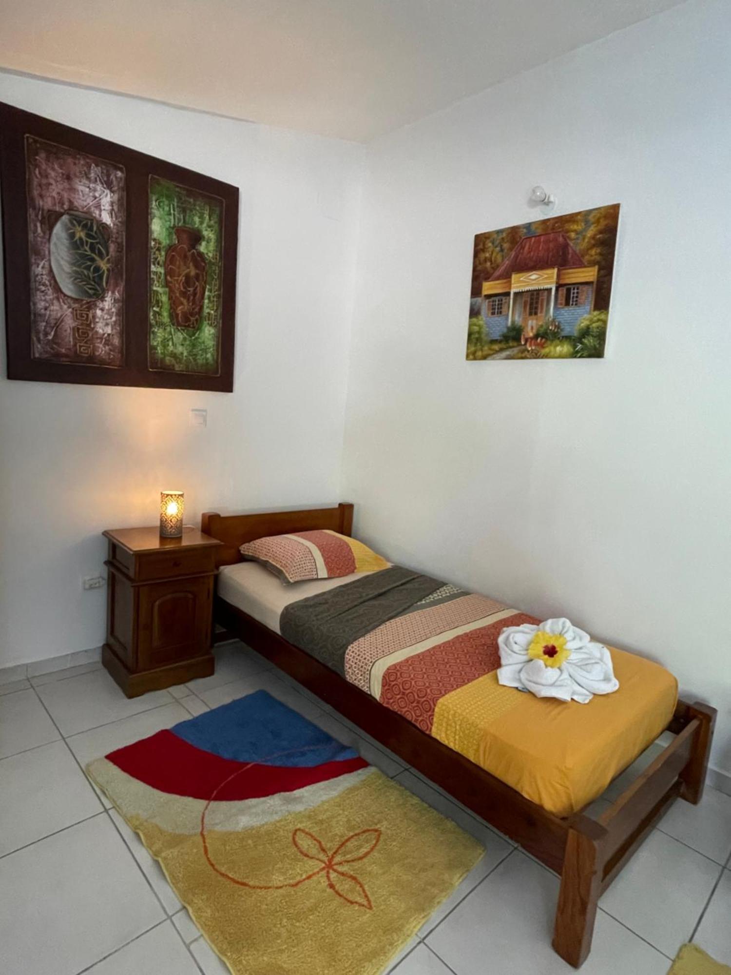 Bed and Breakfast Adenora Saint-Joseph Exterior foto